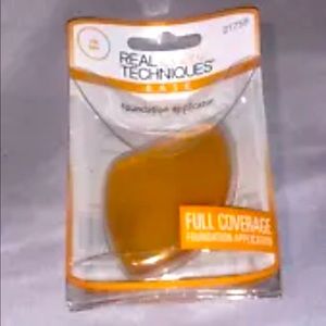 Real techniques silicone makeup sponge
